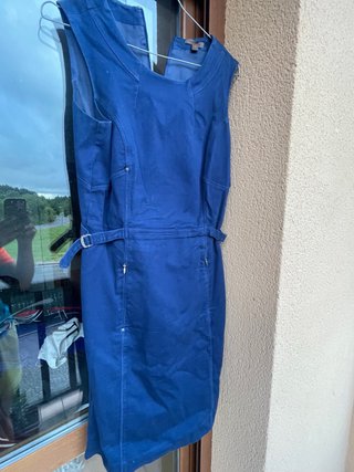 Vestido azul eléctrico