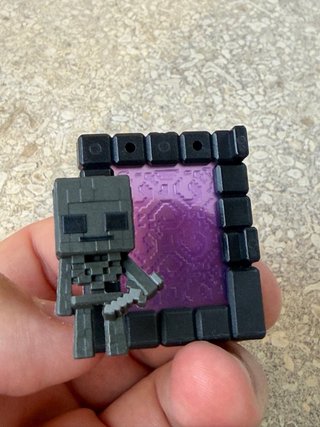Kinder Minecraft - "Phone Holder Skeleton Black"