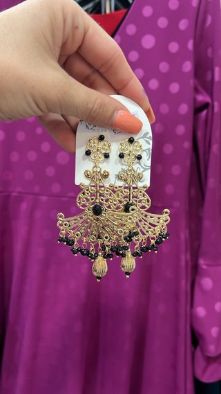 Pendientes flamenca dorados con negro