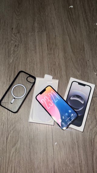 iPhone 16e 128GB Negro Como Nuevo 100 bateria