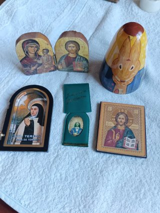 Figuras religiosas y marco foto San Alonso
