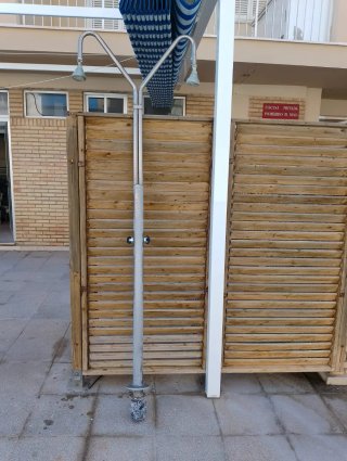 Ducha de piscina