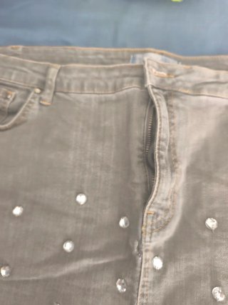Falda vaquera gris con pedrería