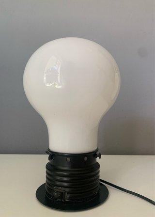 Lampada da tavolo a lampadina vintage