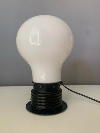 Lampada da tavolo a lampadina vintage