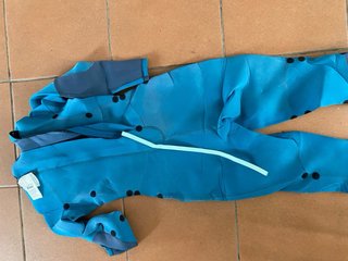 Traje de neopreno para chica