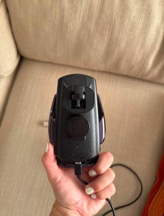 Cargador inalámbrico para coche.
