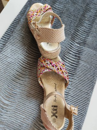 Sandalias niña doradas trenzadas talla 32