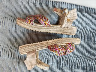 Sandalias niña doradas trenzadas talla 32