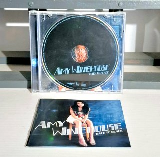 AMY WINEHOUSE: Back to Black