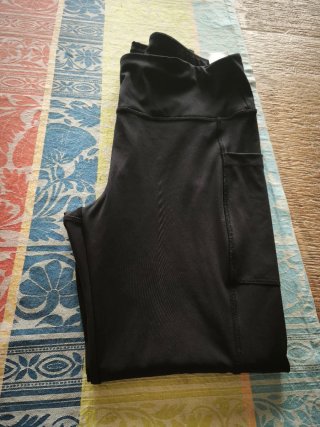 Mallas deportivas negras con bolsillos
