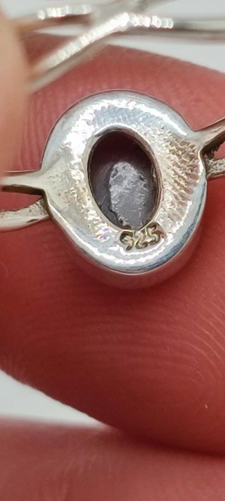 Anillo de Plata y Granate.