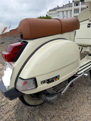 Vespa PX 200 E Iris Beige Restaurada