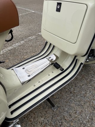 Vespa PX 200 E Iris Beige Restaurada