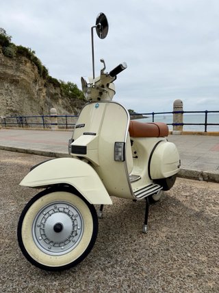 Vespa PX 200 E Iris Beige Restaurada