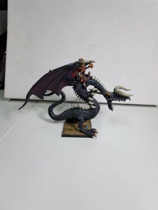 Malekith en Dragón Negro Elfos Oscuros Warhammer