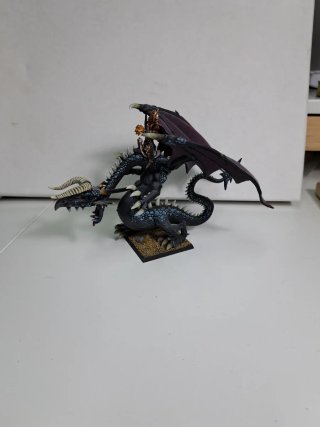Malekith en Dragón Negro Elfos Oscuros Warhammer
