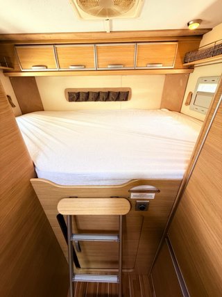 Autocaravana 6 plazas con garaje xxl y bola remolq