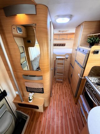 Autocaravana 6 plazas con garaje xxl y bola remolq