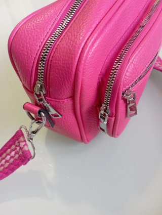 Bolso bandolera fucsia