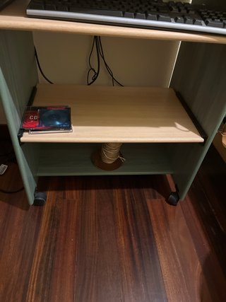Mesa Ordenador con Ruedas