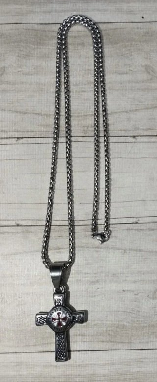 OFERTA. COLLAR "CRUZ TEMPLARIA SIGILLUM" EN ACERO