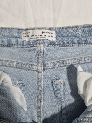 PANTALON STRADIVARIUS DESGASTADO