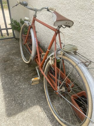 Bicicleta de paseo naranja