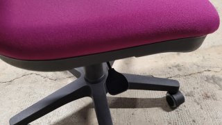 Silla de oficina ergonómica ajustable