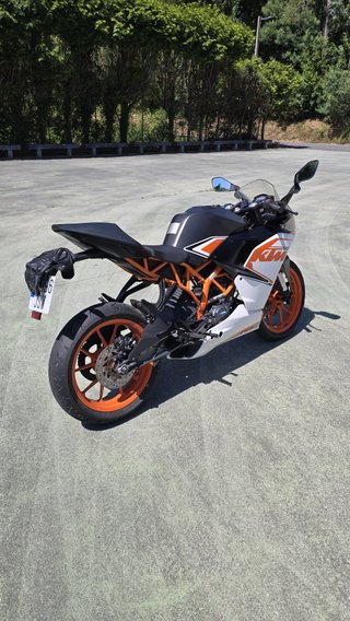 KTM RC 125 2016 Blanca y Naranja