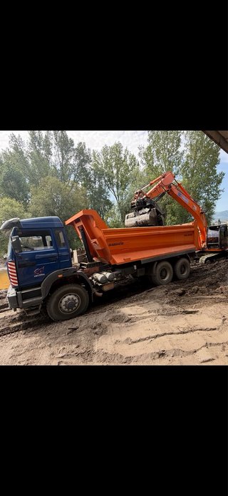 Camión Dumper Renault 6x6 Obra