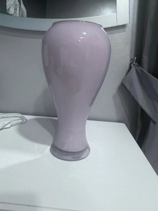 Vaso in vetro rosa trasparente