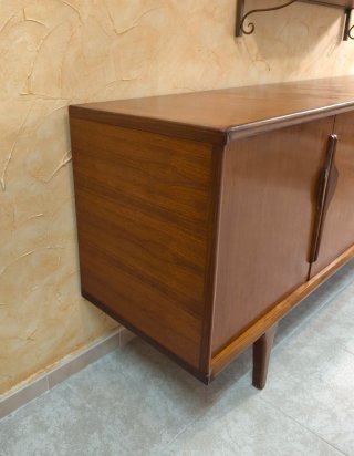 Aparador de teca vintage Mid Century