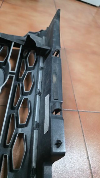 Rejilla frontal Land Rover Discovery 4