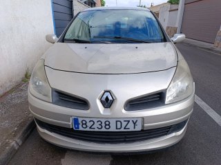 Renault Clio 2006 incluye cambio de titular