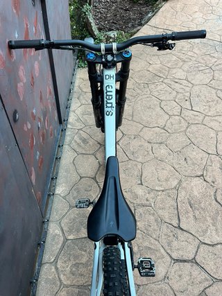 Commencal Supreme DH V5