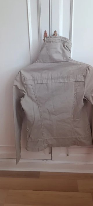 Cazadora Bershka Beige