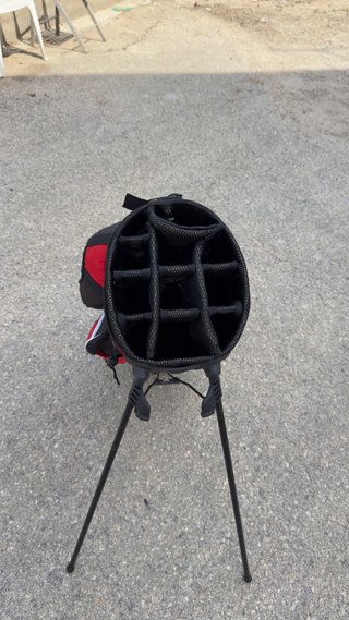 Funda de golf Rival con patas