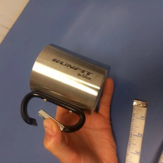 Taza acero inoxidable con mosquetón