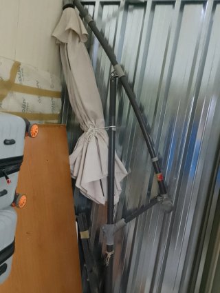 Parasol excéntrico grande con contrapesos