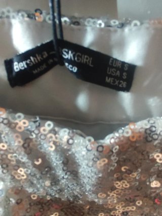 Falda Bershka lentejuelas plateadas talla S