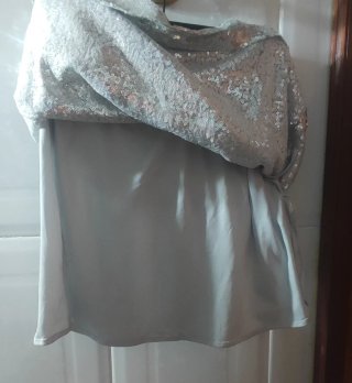 Falda Bershka lentejuelas plateadas talla S