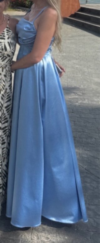 Vestido largo azul para boda o evento