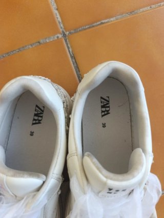 Zapatos Zara blancos con pedrería