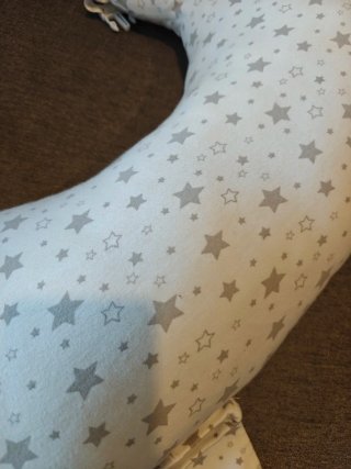 Cojín de lactancia con estrellas