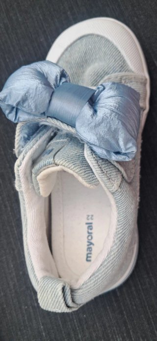 Zapatillas Mayoral niña lazo azul
