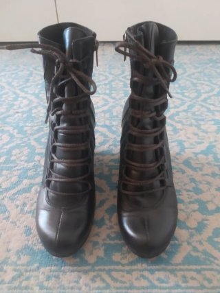 Botas Rylko negras con cordones