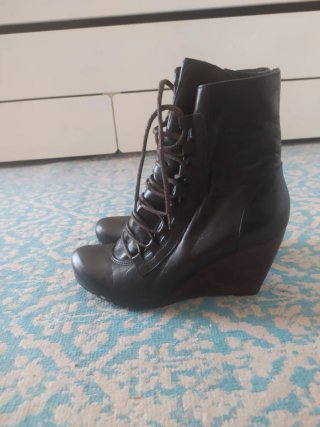 Botas Rylko negras con cordones