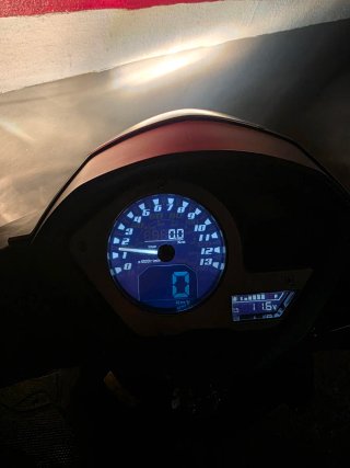 Moto Scooter SYM Negra Automática