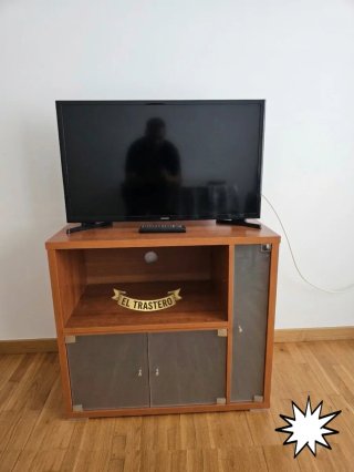 CONJUNTO TELEVISION Y MUEBLE